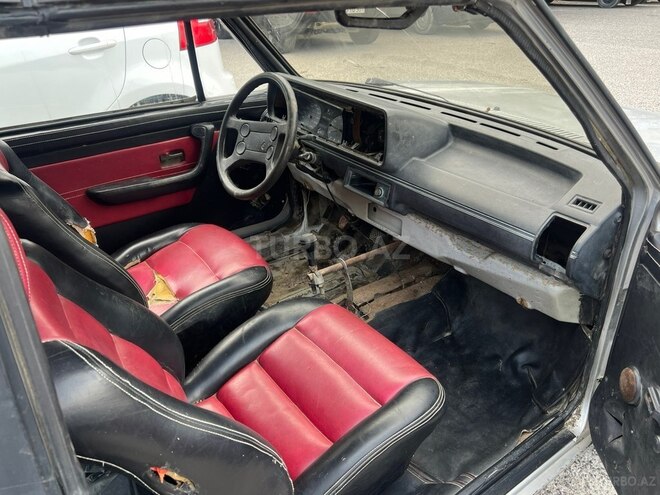 Volkswagen Golf 1989, 200,000 km - 1.8 l - Bakı
