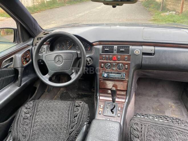 Mercedes E 230 1997, 285,000 km - 2.3 l - Bakı