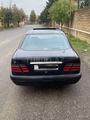 Mercedes E 230 1997, 285,000 km - 2.3 l - Bakı