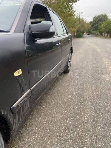 Mercedes E 230 1997, 285,000 km - 2.3 l - Bakı