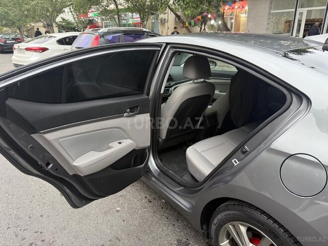 Hyundai Elantra 2017, 166,000 km - 2.0 l - Bakı