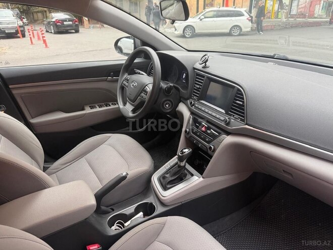 Hyundai Elantra 2017, 166,000 km - 2.0 l - Bakı