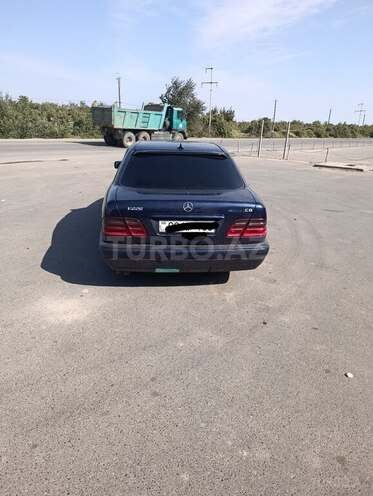 Mercedes E 220 1999, 456,800 km - 2.2 l - İmişli