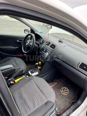 Volkswagen Polo 2011, 200,000 km - 1.4 l - Gəncə