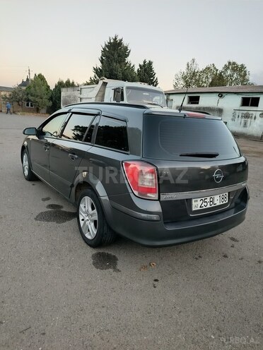 Opel Astra 2009, 350,000 km - 1.4 l - Göygöl