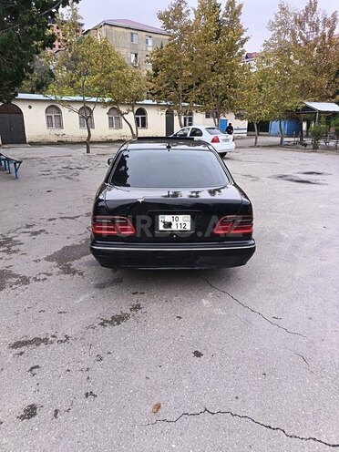 Mercedes E 200 2000, 325,684 km - 2.0 л - Sumqayıt