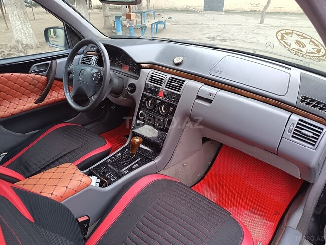 Mercedes E 200 2000, 325,684 km - 2.0 л - Sumqayıt