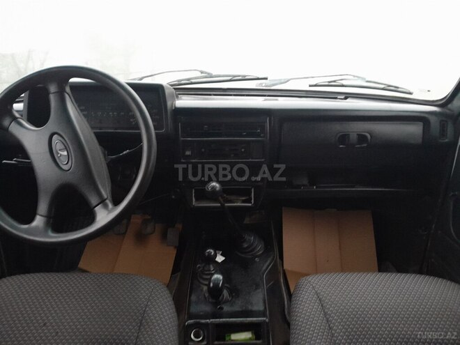 LADA (VAZ) Niva 2003, 100,000 km - 1.7 l - Lerik
