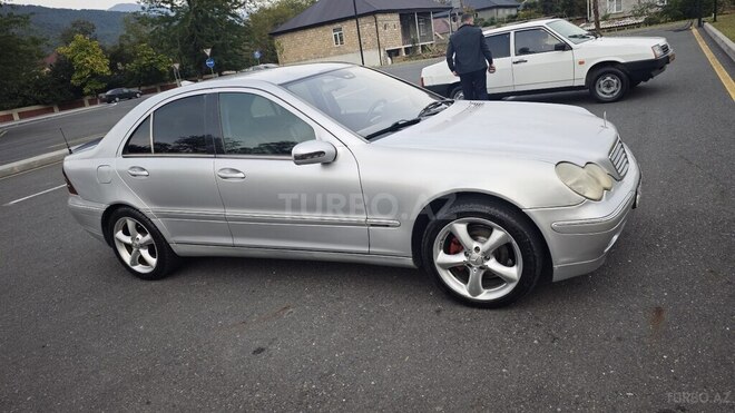Mercedes C 200 2000, 404,705 km - 2.2 л - Zaqatala