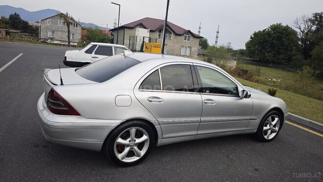 Mercedes C 200 2000, 404,705 km - 2.2 л - Zaqatala
