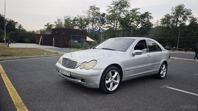 Mercedes C 200 2000, 404,705 km - 2.2 л - Zaqatala