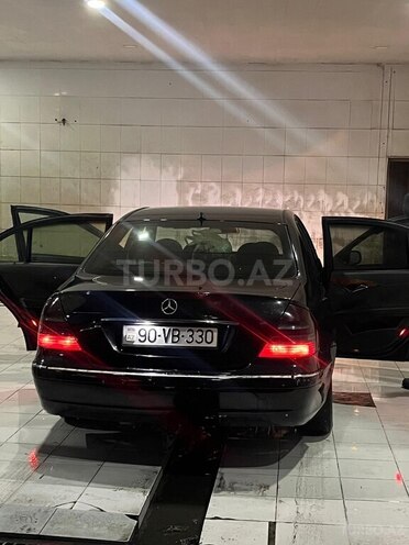 Mercedes E 220 2002, 499,000 km - 2.2 l - Qax