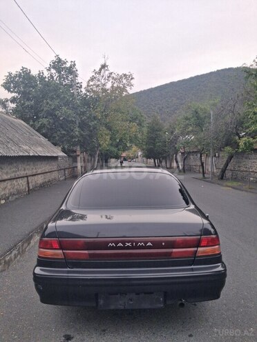 Nissan Maxima 1995, 413,000 km - 3.0 l - Qax