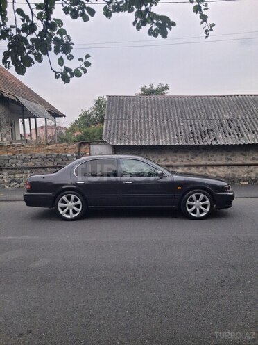 Nissan Maxima 1995, 413,000 km - 3.0 l - Qax