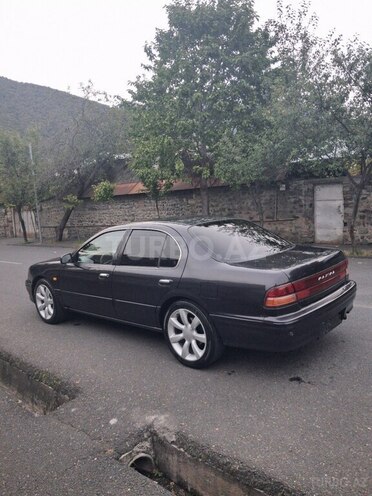 Nissan Maxima 1995, 413,000 km - 3.0 l - Qax