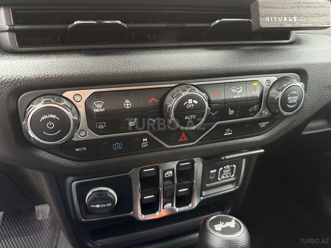 Jeep Wrangler 2024, 28,000 km - 2.0 l - Bakı