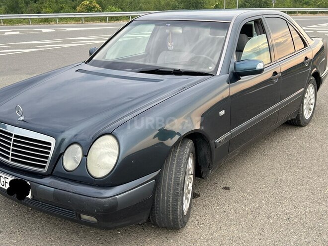 Mercedes E 200 1999, 399,000 km - 2.0 л - Lənkəran