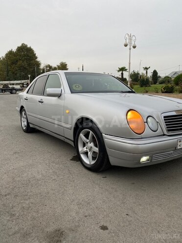 Mercedes E 240 1998, 376,000 km - 2.4 l - Bərdə