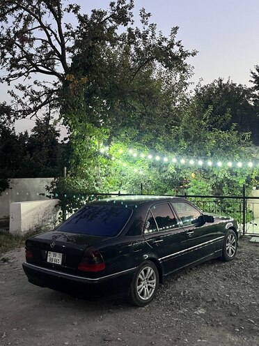 Mercedes C 230 1999, 300,000 km - 2.3 l - Qazax