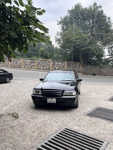 Mercedes C 230 1999, 300,000 km - 2.3 l - Qazax