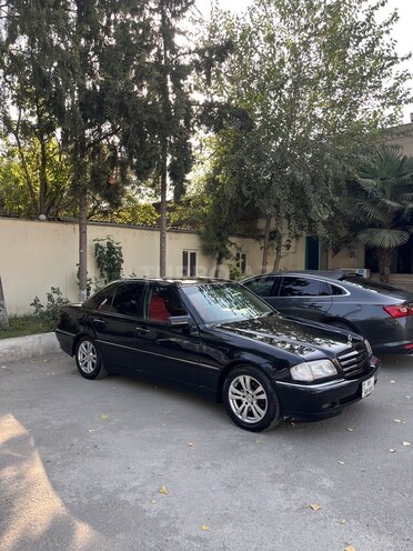 Mercedes C 230 1999, 300,000 km - 2.3 l - Qazax