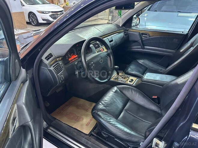 Mercedes E 240 1998, 302,021 km - 2.4 l - Xırdalan