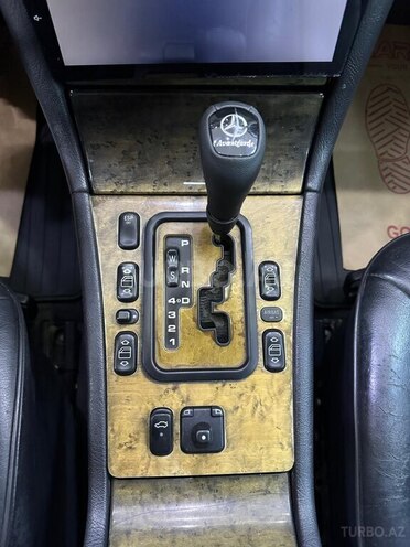 Mercedes E 240 1998, 302,021 km - 2.4 l - Xırdalan