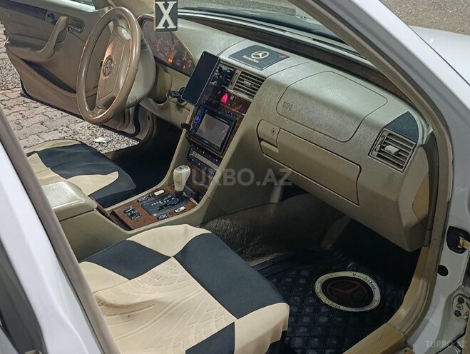 Mercedes C 230 1997, 320,000 km - 2.3 л - Bakı