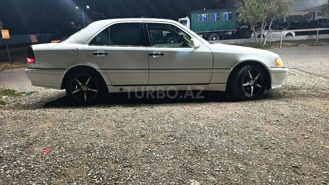 Mercedes C 230 1997, 320,000 km - 2.3 л - Bakı