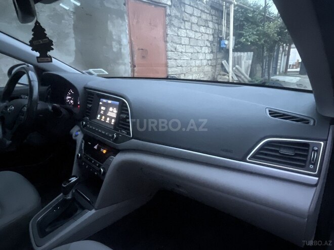 Hyundai Elantra 2018, 93,251 km - 2.0 l - Bakı