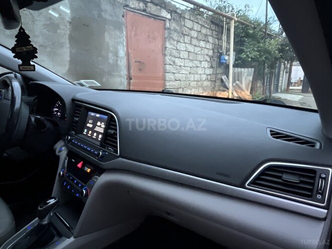Hyundai Elantra 2018, 93,251 km - 2.0 l - Bakı