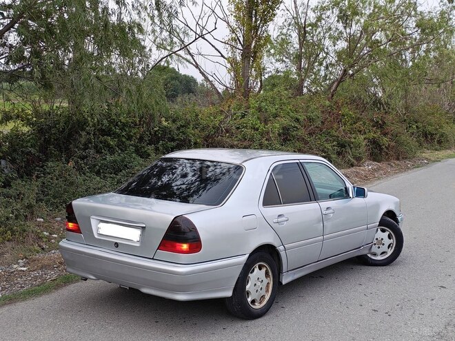 Mercedes C 220 1995, 242,050 km - 2.2 л - Bərdə