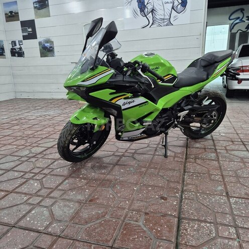 Kawasaki  2025, 1,287 km - 0.1 l - Bakı