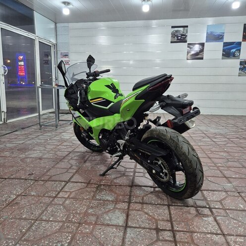 Kawasaki  2025, 1,287 km - 0.1 l - Bakı