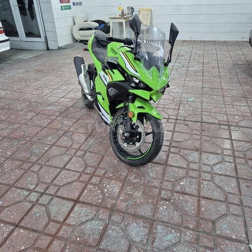 Kawasaki  2025, 1,287 km - 0.1 l - Bakı