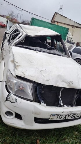 Toyota Hilux 2012, 390,000 km - 2.5 l - Quba