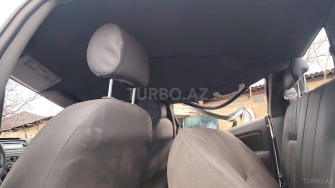 Toyota Hilux 2012, 390,000 km - 2.5 l - Quba