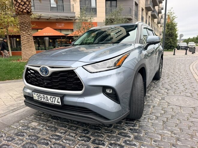 Toyota Highlander 2022, 95,000 km - 2.5 л - Bakı