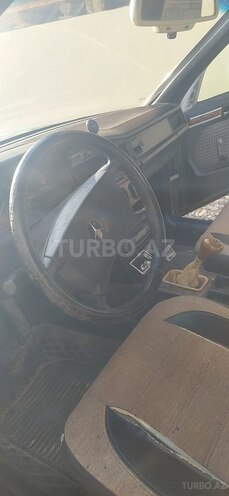 Mercedes 190 1990, 289,000 km - 2.0 л - Yevlax