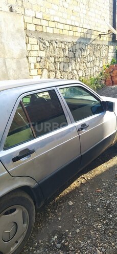 Mercedes 190 1990, 289,000 km - 2.0 л - Yevlax