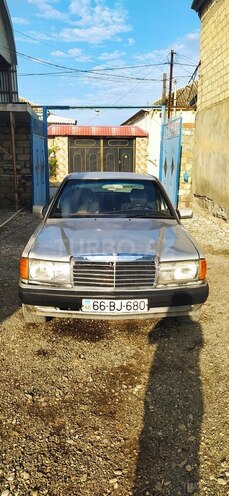 Mercedes 190 1990, 289,000 km - 2.0 л - Yevlax