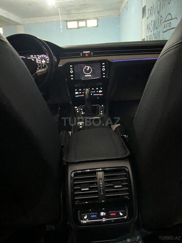 Volkswagen Passat 2021, 95,000 km - 1.4 л - Bakı