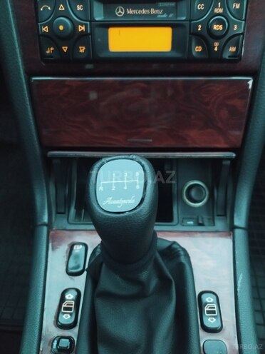 Mercedes E 200 1999, 314,161 km - 2.0 l - Şəki