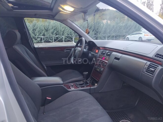 Mercedes E 200 1999, 314,161 km - 2.0 l - Şəki