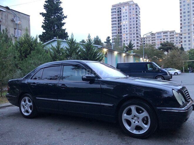 Mercedes E 220 1999, 347,000 km - 2.2 л - Bakı