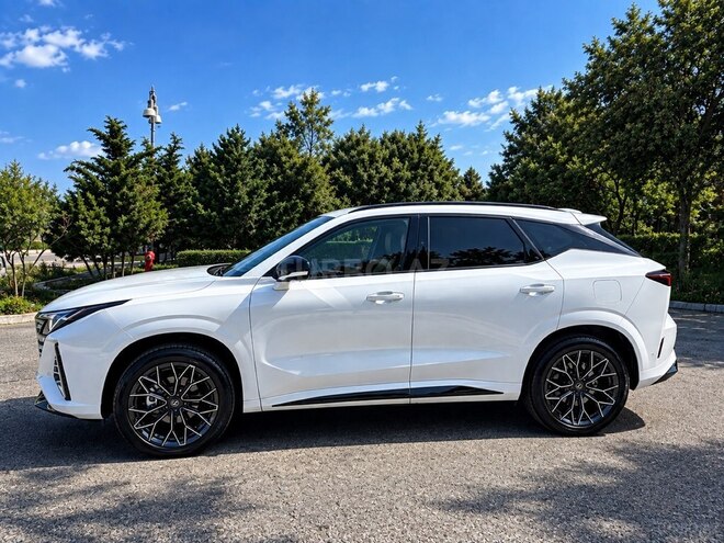 Changan  2025, 22,000 km - 1.5 l - Bakı