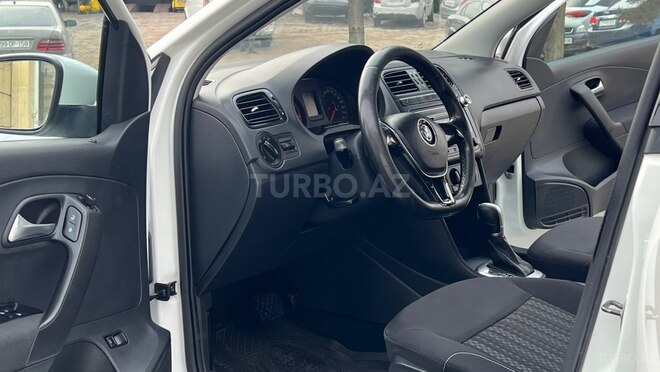 Volkswagen Polo 2018, 240,000 km - 1.6 l - Sumqayıt