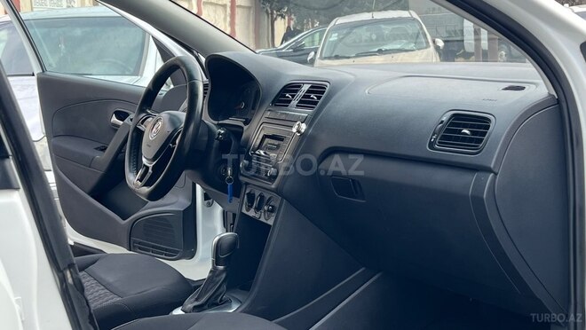 Volkswagen Polo 2018, 240,000 km - 1.6 l - Sumqayıt