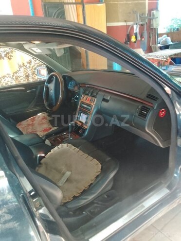 Mercedes E 220 2001, 370,000 km - 2.2 l - Cəlilabad