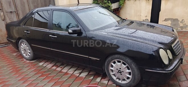 Mercedes E 270 2001, 287,000 km - 2.7 l - Bakı